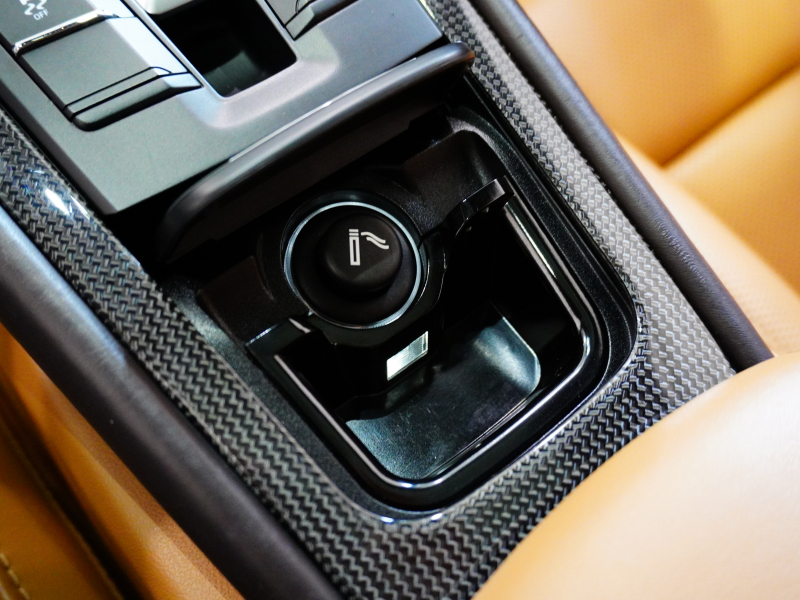 ポルシェ 911(Type991.1) ﾀｰﾎﾞS ｽﾎﾟｰﾂｸﾛﾉ&ｶｰﾎﾞﾝｲﾝﾃﾘｱPKG　正規D車 ｴﾝﾄﾘｰD PCCB 茶革 ﾍﾞﾝﾁﾚｰﾀｰ ｶﾞﾗｽﾙｰﾌ ﾅﾋﾞTV BOSEｻｳﾝﾄﾞ Bｶﾒﾗ PDLS付LEDﾗｲﾄ　2年保証付