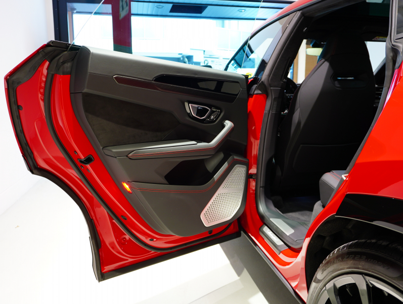 ランボルギーニ ウルス 4.0 ﾊｲｳｪｲ&ｱｰﾊﾞﾝﾛｰﾄﾞPKG　1ｵｰﾅｰ 正規D車 左H 5人乗り B/KｽﾀｲﾙPKG 黒革 ﾋｰﾀｰ&ﾍﾞﾝﾁﾚｰﾀｰ ﾊﾟﾉﾗﾏSR 純正ﾅﾋﾞTV ﾄｯﾌﾟﾋﾞｭｰｶﾒﾗ Bang&Olufsen ﾍｯﾄﾞｱｯﾌﾟD 23ｲﾝﾁTaigeteAW　新車保証