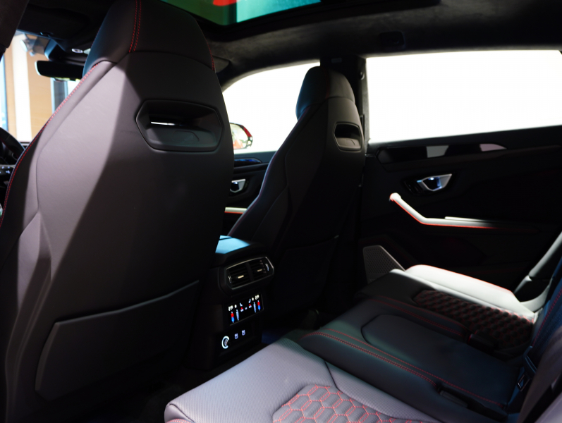 ランボルギーニ ウルス 4.0 ﾊｲｳｪｲ&ｱｰﾊﾞﾝﾛｰﾄﾞPKG　1ｵｰﾅｰ 正規D車 左H 5人乗り B/KｽﾀｲﾙPKG 黒革 ﾋｰﾀｰ&ﾍﾞﾝﾁﾚｰﾀｰ ﾊﾟﾉﾗﾏSR 純正ﾅﾋﾞTV ﾄｯﾌﾟﾋﾞｭｰｶﾒﾗ Bang&Olufsen ﾍｯﾄﾞｱｯﾌﾟD 23ｲﾝﾁTaigeteAW　新車保証