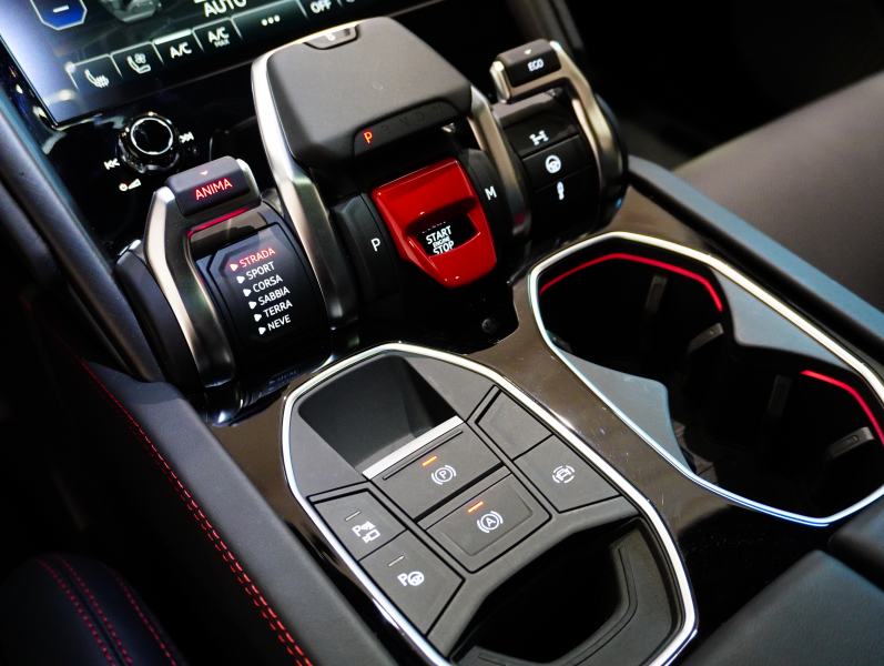 ランボルギーニ ウルス 4.0 ﾊｲｳｪｲ&ｱｰﾊﾞﾝﾛｰﾄﾞPKG　1ｵｰﾅｰ 正規D車 左H 5人乗り B/KｽﾀｲﾙPKG 黒革 ﾋｰﾀｰ&ﾍﾞﾝﾁﾚｰﾀｰ ﾊﾟﾉﾗﾏSR 純正ﾅﾋﾞTV ﾄｯﾌﾟﾋﾞｭｰｶﾒﾗ Bang&Olufsen ﾍｯﾄﾞｱｯﾌﾟD 23ｲﾝﾁTaigeteAW　新車保証