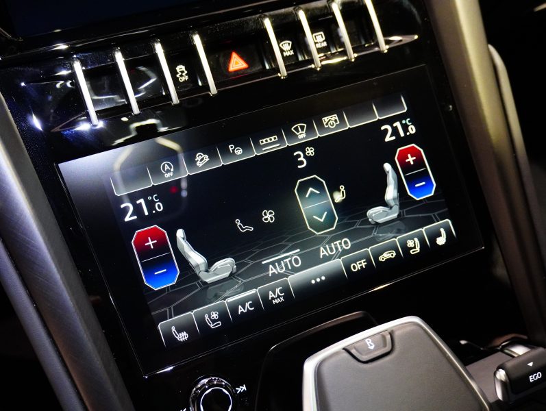 ランボルギーニ ウルス 4.0 ﾊｲｳｪｲ&ｱｰﾊﾞﾝﾛｰﾄﾞPKG　1ｵｰﾅｰ 正規D車 左H 5人乗り B/KｽﾀｲﾙPKG 黒革 ﾋｰﾀｰ&ﾍﾞﾝﾁﾚｰﾀｰ ﾊﾟﾉﾗﾏSR 純正ﾅﾋﾞTV ﾄｯﾌﾟﾋﾞｭｰｶﾒﾗ Bang&Olufsen ﾍｯﾄﾞｱｯﾌﾟD 23ｲﾝﾁTaigeteAW　新車保証