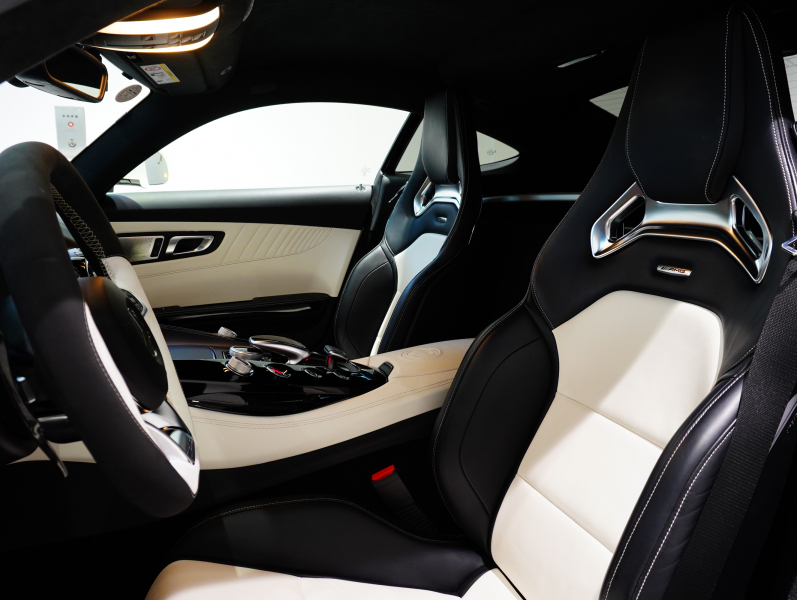 AMG GTS 130th Anniversary Edition　特別仕様車 左ﾊﾝﾄﾞﾙ 専用ｴｱﾛ&ﾊﾟﾌｫｰﾏﾝｽｼｰﾄ 純正ﾅﾋﾞTV Burmester Bｶﾒﾗ LEDﾗｲﾄ ﾏｯﾄﾌﾞﾗｯｸ19&20ｲﾝﾁAW　2年保証