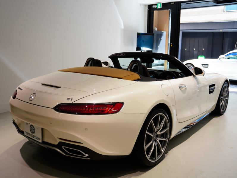 AMG GT ﾛｰﾄﾞｽﾀｰ AMGﾊﾟﾌｫｰﾏﾝｽｼｰﾄPKG　正規D車 ﾍﾞｰｼﾞｭ幌 右H ﾏﾛﾝ革 ｼｰﾄﾋｰﾀｰ&ﾍﾞﾝﾁﾚｰﾀｰ 純正ﾅﾋﾞTV ﾌﾙｾｸﾞ Bｶﾒﾗ ｶｰﾎﾞﾝｽﾃｯﾌﾟ LEDﾗｲﾄ 19/20ｲﾝﾁAW　2年保証