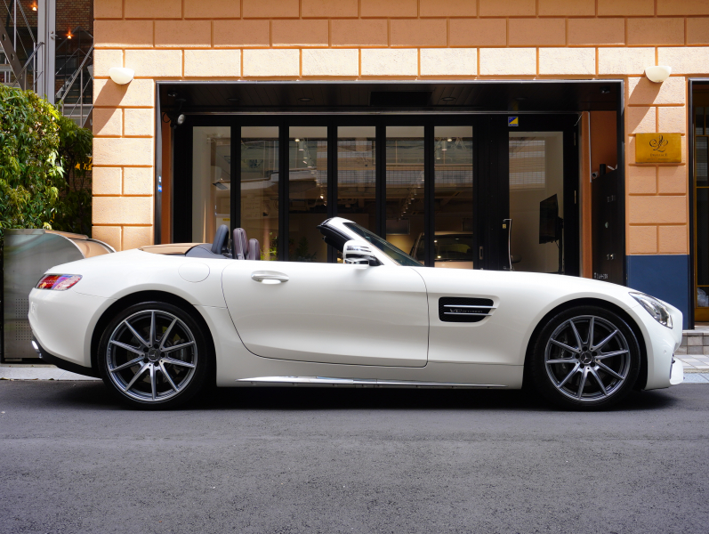 AMG GT ﾛｰﾄﾞｽﾀｰ AMGﾊﾟﾌｫｰﾏﾝｽｼｰﾄPKG　正規D車 ﾍﾞｰｼﾞｭ幌 右H ﾏﾛﾝ革 ｼｰﾄﾋｰﾀｰ&ﾍﾞﾝﾁﾚｰﾀｰ 純正ﾅﾋﾞTV ﾌﾙｾｸﾞ Bｶﾒﾗ ｶｰﾎﾞﾝｽﾃｯﾌﾟ LEDﾗｲﾄ 19/20ｲﾝﾁAW　2年保証