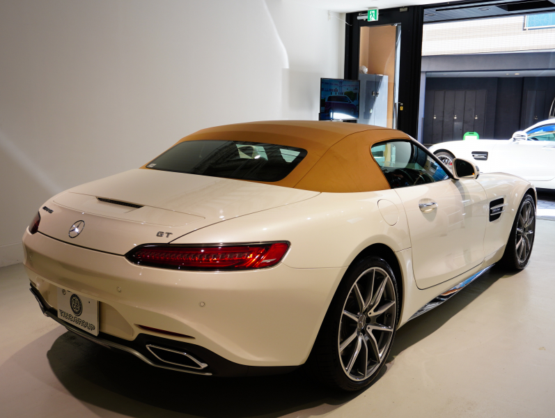 AMG GT ﾛｰﾄﾞｽﾀｰ AMGﾊﾟﾌｫｰﾏﾝｽｼｰﾄPKG　正規D車 ﾍﾞｰｼﾞｭ幌 右H ﾏﾛﾝ革 ｼｰﾄﾋｰﾀｰ&ﾍﾞﾝﾁﾚｰﾀｰ 純正ﾅﾋﾞTV ﾌﾙｾｸﾞ Bｶﾒﾗ ｶｰﾎﾞﾝｽﾃｯﾌﾟ LEDﾗｲﾄ 19/20ｲﾝﾁAW　2年保証