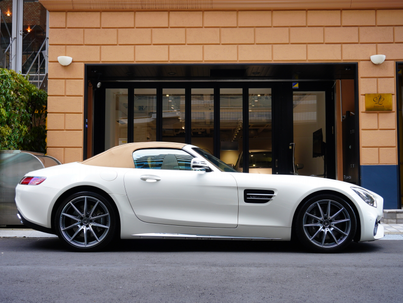 AMG GT ﾛｰﾄﾞｽﾀｰ AMGﾊﾟﾌｫｰﾏﾝｽｼｰﾄPKG　正規D車 ﾍﾞｰｼﾞｭ幌 右H ﾏﾛﾝ革 ｼｰﾄﾋｰﾀｰ&ﾍﾞﾝﾁﾚｰﾀｰ 純正ﾅﾋﾞTV ﾌﾙｾｸﾞ Bｶﾒﾗ ｶｰﾎﾞﾝｽﾃｯﾌﾟ LEDﾗｲﾄ 19/20ｲﾝﾁAW　2年保証
