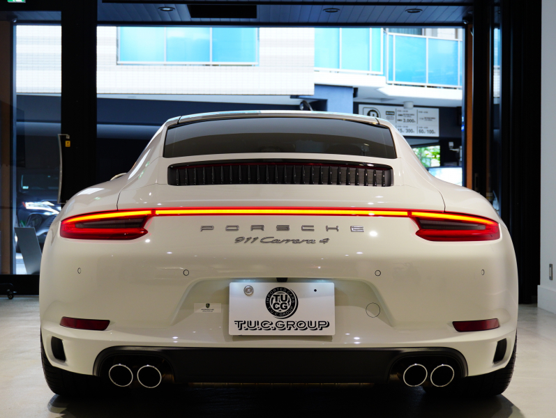 ポルシェ 911(Type991.2) ｶﾚﾗ4 ｽﾎﾟｰﾂｸﾛﾉPKG　右H ﾌﾙﾚｻﾞｰﾂｰﾄﾝｲﾝﾃﾘｱ 赤革 純正PCMﾅﾋﾞ CarPlay Bｶﾒﾗ ﾊﾟｰｸｱｼｽﾄ ｶﾚﾗS20AW　2年保証付