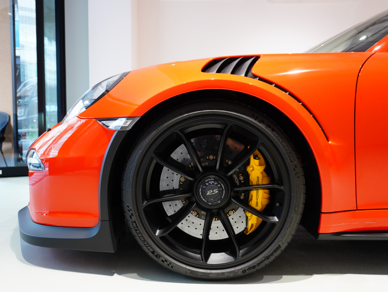 ポルシェ 911(Type991.1) GT3 RS　正規D車 左H ｽﾎﾟｰﾂｸﾛﾉ ｶｰﾎﾞﾝﾊﾞｹｯﾄ ｶｰﾎﾞﾝ&ﾌﾙﾚｻﾞｰｲﾝﾃﾘｱ PCCB Fﾘﾌﾀｰ ｽﾎﾟｴｸﾞ ﾅﾋﾞTV OPｶﾗｰ　2年保証付