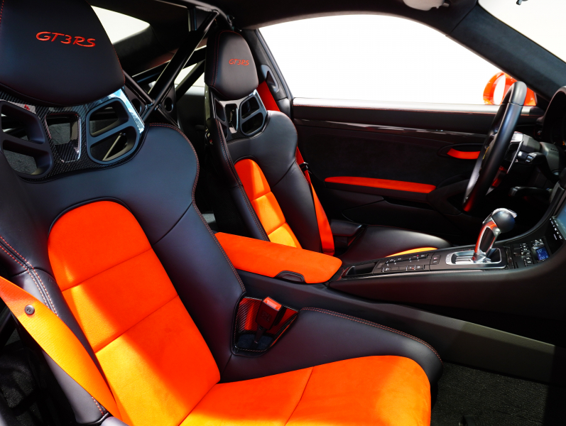 ポルシェ 911(Type991.1) GT3 RS　正規D車 左H ｽﾎﾟｰﾂｸﾛﾉ ｶｰﾎﾞﾝﾊﾞｹｯﾄ ｶｰﾎﾞﾝ&ﾌﾙﾚｻﾞｰｲﾝﾃﾘｱ PCCB Fﾘﾌﾀｰ ｽﾎﾟｴｸﾞ ﾅﾋﾞTV OPｶﾗｰ　2年保証付