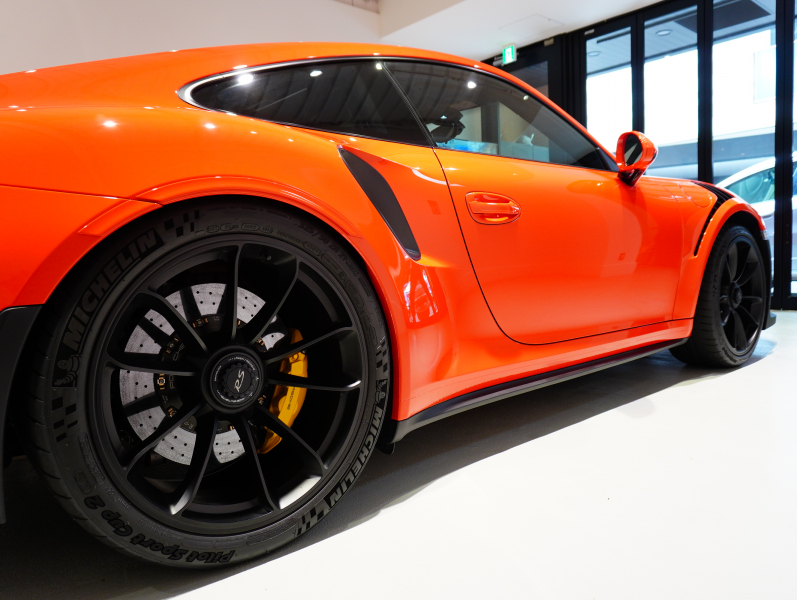 ポルシェ 911(Type991.1) GT3 RS　正規D車 左H ｽﾎﾟｰﾂｸﾛﾉ ｶｰﾎﾞﾝﾊﾞｹｯﾄ ｶｰﾎﾞﾝ&ﾌﾙﾚｻﾞｰｲﾝﾃﾘｱ PCCB Fﾘﾌﾀｰ ｽﾎﾟｴｸﾞ ﾅﾋﾞTV OPｶﾗｰ　2年保証付