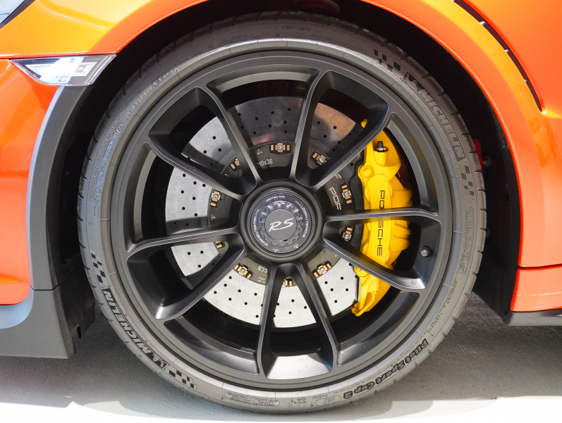 ポルシェ 911(Type991.1) GT3 RS　正規D車 左H ｽﾎﾟｰﾂｸﾛﾉ ｶｰﾎﾞﾝﾊﾞｹｯﾄ ｶｰﾎﾞﾝ&ﾌﾙﾚｻﾞｰｲﾝﾃﾘｱ PCCB Fﾘﾌﾀｰ ｽﾎﾟｴｸﾞ ﾅﾋﾞTV OPｶﾗｰ　2年保証付