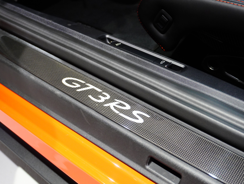 ポルシェ 911(Type991.1) GT3 RS　正規D車 左H ｽﾎﾟｰﾂｸﾛﾉ ｶｰﾎﾞﾝﾊﾞｹｯﾄ ｶｰﾎﾞﾝ&ﾌﾙﾚｻﾞｰｲﾝﾃﾘｱ PCCB Fﾘﾌﾀｰ ｽﾎﾟｴｸﾞ ﾅﾋﾞTV OPｶﾗｰ　2年保証付