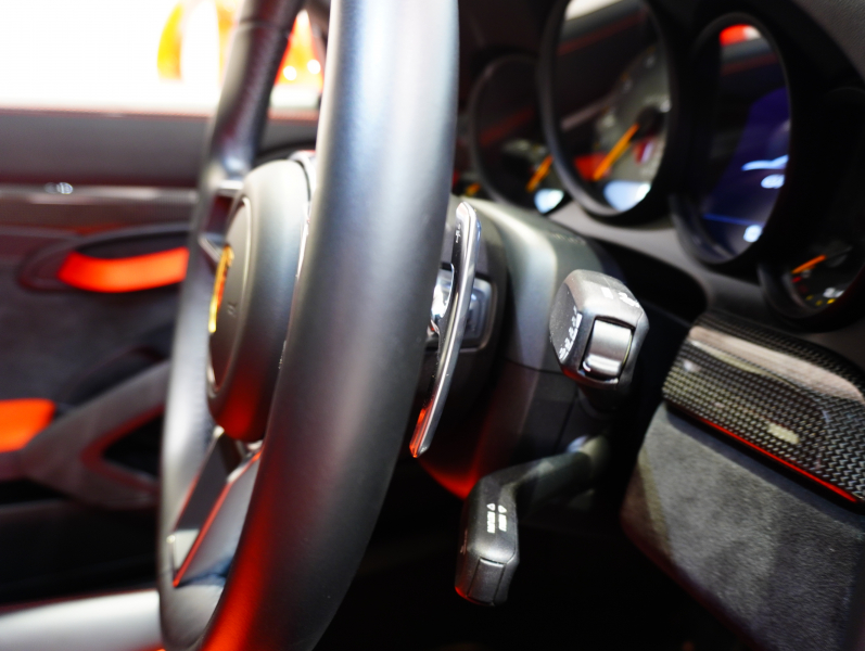 ポルシェ 911(Type991.1) GT3 RS　正規D車 左H ｽﾎﾟｰﾂｸﾛﾉ ｶｰﾎﾞﾝﾊﾞｹｯﾄ ｶｰﾎﾞﾝ&ﾌﾙﾚｻﾞｰｲﾝﾃﾘｱ PCCB Fﾘﾌﾀｰ ｽﾎﾟｴｸﾞ ﾅﾋﾞTV OPｶﾗｰ　2年保証付