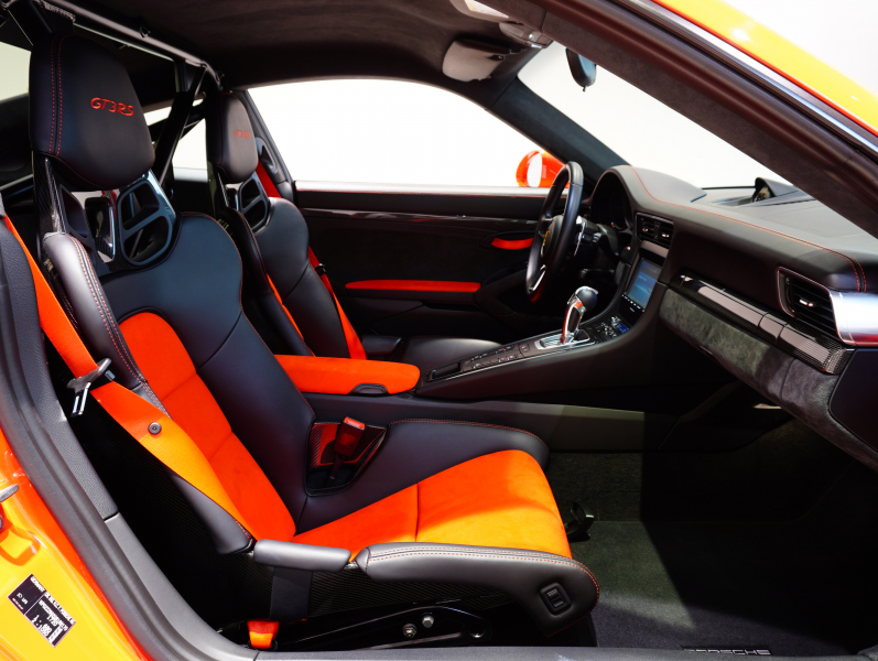 ポルシェ 911(Type991.1) GT3 RS　正規D車 左H ｽﾎﾟｰﾂｸﾛﾉ ｶｰﾎﾞﾝﾊﾞｹｯﾄ ｶｰﾎﾞﾝ&ﾌﾙﾚｻﾞｰｲﾝﾃﾘｱ PCCB Fﾘﾌﾀｰ ｽﾎﾟｴｸﾞ ﾅﾋﾞTV OPｶﾗｰ　2年保証付