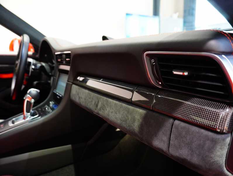 ポルシェ 911(Type991.1) GT3 RS　正規D車 左H ｽﾎﾟｰﾂｸﾛﾉ ｶｰﾎﾞﾝﾊﾞｹｯﾄ ｶｰﾎﾞﾝ&ﾌﾙﾚｻﾞｰｲﾝﾃﾘｱ PCCB Fﾘﾌﾀｰ ｽﾎﾟｴｸﾞ ﾅﾋﾞTV OPｶﾗｰ　2年保証付