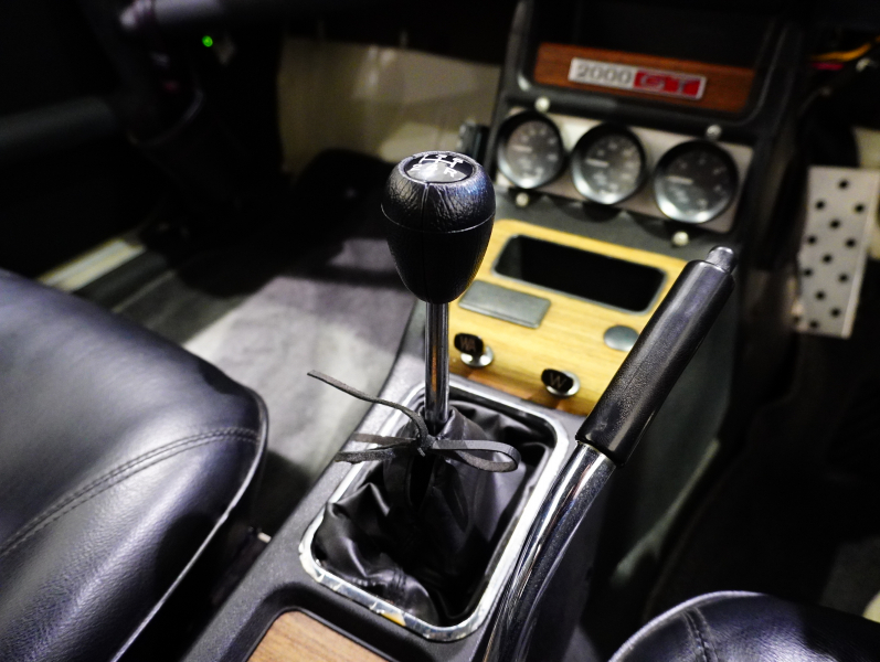 日産 スカイライン GT-R KPGC10 ﾊｺｽｶ　S20ｴﾝｼﾞﾝ ｿﾚｯｸｽ ﾀｺ足 ﾃﾞｭｱﾙﾏﾌﾗｰ ﾛｰﾙｹｰｼﾞ ﾜﾀﾅﾍﾞ15ｲﾝﾁAW