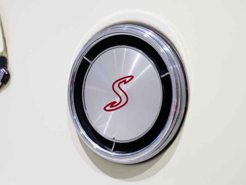 日産 スカイライン GT-R KPGC10 ﾊｺｽｶ　S20ｴﾝｼﾞﾝ ｿﾚｯｸｽ ﾀｺ足 ﾃﾞｭｱﾙﾏﾌﾗｰ ﾛｰﾙｹｰｼﾞ ﾜﾀﾅﾍﾞ15ｲﾝﾁAW