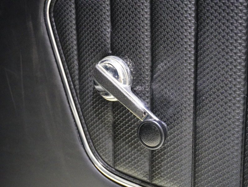 日産 スカイライン GT-R KPGC10 ﾊｺｽｶ　S20ｴﾝｼﾞﾝ ｿﾚｯｸｽ ﾀｺ足 ﾃﾞｭｱﾙﾏﾌﾗｰ ﾛｰﾙｹｰｼﾞ ﾜﾀﾅﾍﾞ15ｲﾝﾁAW