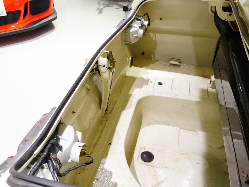 日産 スカイライン GT-R KPGC10 ﾊｺｽｶ　S20ｴﾝｼﾞﾝ ｿﾚｯｸｽ ﾀｺ足 ﾃﾞｭｱﾙﾏﾌﾗｰ ﾛｰﾙｹｰｼﾞ ﾜﾀﾅﾍﾞ15ｲﾝﾁAW