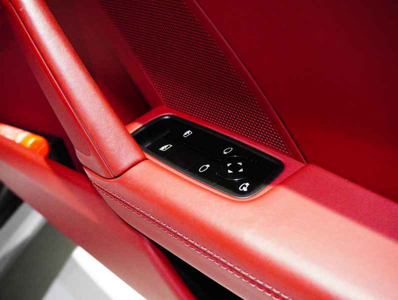 ポルシェ 911(Type992) ｶﾚﾗS ｽﾎﾟｰﾂｸﾛﾉPKG　正規D車 右H ｴﾝﾄﾘｰD ﾌﾙﾚｻﾞｰﾂｰﾄﾝｲﾝﾃﾘｱ 赤革 純正PCMﾅﾋﾞ CarPlay ｱｸﾃｨﾌﾞｾｰﾌﾃｨ ｻﾗｳﾝﾄﾞｶﾒﾗ ｶﾚﾗｸﾗｼｯｸ20/21AW　2年保証