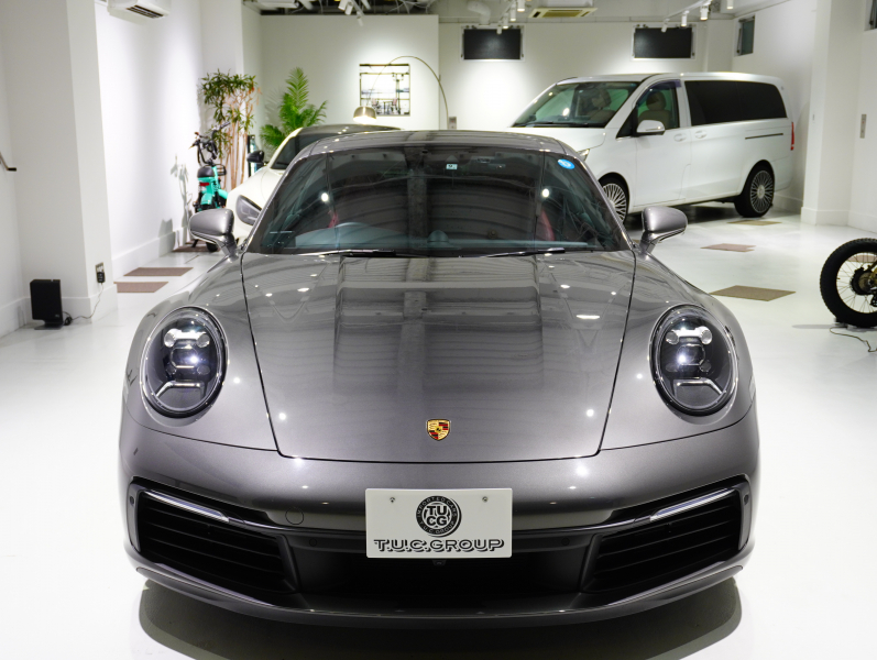 ポルシェ 911(Type992) ｶﾚﾗS ｽﾎﾟｰﾂｸﾛﾉPKG　正規D車 右H ｴﾝﾄﾘｰD ﾌﾙﾚｻﾞｰﾂｰﾄﾝｲﾝﾃﾘｱ 赤革 純正PCMﾅﾋﾞ CarPlay ｱｸﾃｨﾌﾞｾｰﾌﾃｨ ｻﾗｳﾝﾄﾞｶﾒﾗ ｶﾚﾗｸﾗｼｯｸ20/21AW　2年保証