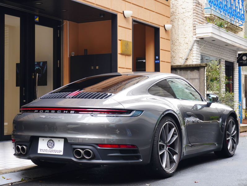 ポルシェ 911(Type992) ｶﾚﾗS ｽﾎﾟｰﾂｸﾛﾉPKG　正規D車 右H ｴﾝﾄﾘｰD ﾌﾙﾚｻﾞｰﾂｰﾄﾝｲﾝﾃﾘｱ 赤革 純正PCMﾅﾋﾞ CarPlay ｱｸﾃｨﾌﾞｾｰﾌﾃｨ ｻﾗｳﾝﾄﾞｶﾒﾗ ｶﾚﾗｸﾗｼｯｸ20/21AW　2年保証