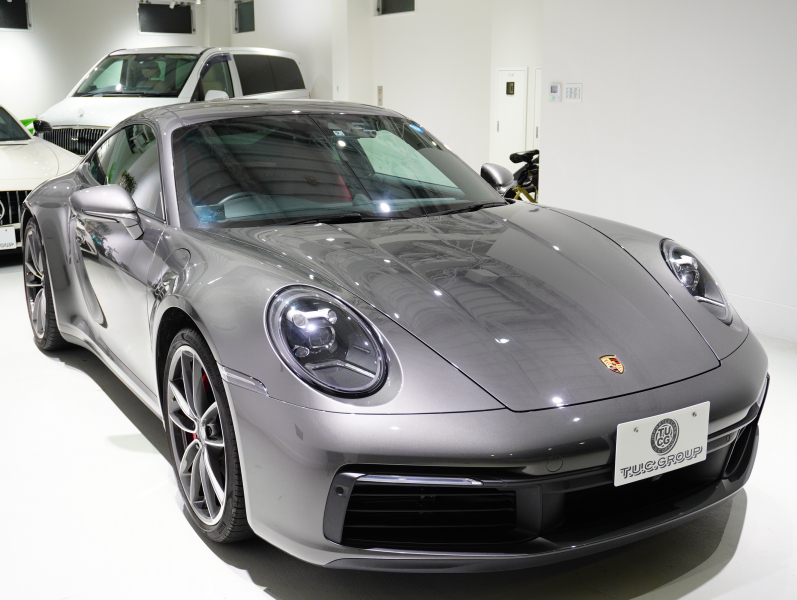 ポルシェ 911(Type992) ｶﾚﾗS ｽﾎﾟｰﾂｸﾛﾉPKG　正規D車 右H ｴﾝﾄﾘｰD ﾌﾙﾚｻﾞｰﾂｰﾄﾝｲﾝﾃﾘｱ 赤革 純正PCMﾅﾋﾞ CarPlay ｱｸﾃｨﾌﾞｾｰﾌﾃｨ ｻﾗｳﾝﾄﾞｶﾒﾗ ｶﾚﾗｸﾗｼｯｸ20/21AW　2年保証