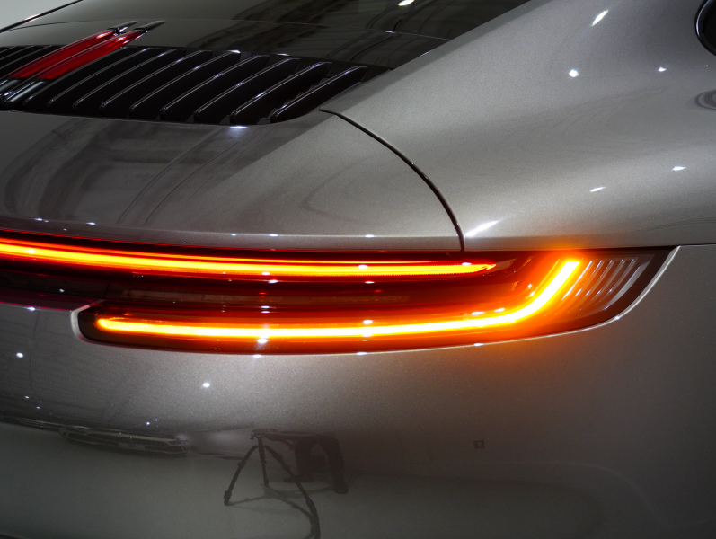 ポルシェ 911(Type992) ｶﾚﾗS ｽﾎﾟｰﾂｸﾛﾉPKG　正規D車 右H ｴﾝﾄﾘｰD ﾌﾙﾚｻﾞｰﾂｰﾄﾝｲﾝﾃﾘｱ 赤革 純正PCMﾅﾋﾞ CarPlay ｱｸﾃｨﾌﾞｾｰﾌﾃｨ ｻﾗｳﾝﾄﾞｶﾒﾗ ｶﾚﾗｸﾗｼｯｸ20/21AW　2年保証