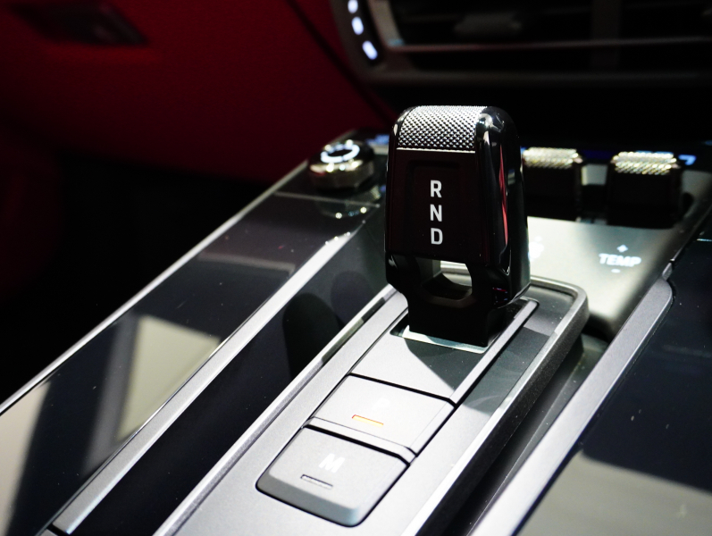 ポルシェ 911(Type992) ｶﾚﾗS ｽﾎﾟｰﾂｸﾛﾉPKG　正規D車 右H ｴﾝﾄﾘｰD ﾌﾙﾚｻﾞｰﾂｰﾄﾝｲﾝﾃﾘｱ 赤革 純正PCMﾅﾋﾞ CarPlay ｱｸﾃｨﾌﾞｾｰﾌﾃｨ ｻﾗｳﾝﾄﾞｶﾒﾗ ｶﾚﾗｸﾗｼｯｸ20/21AW　2年保証