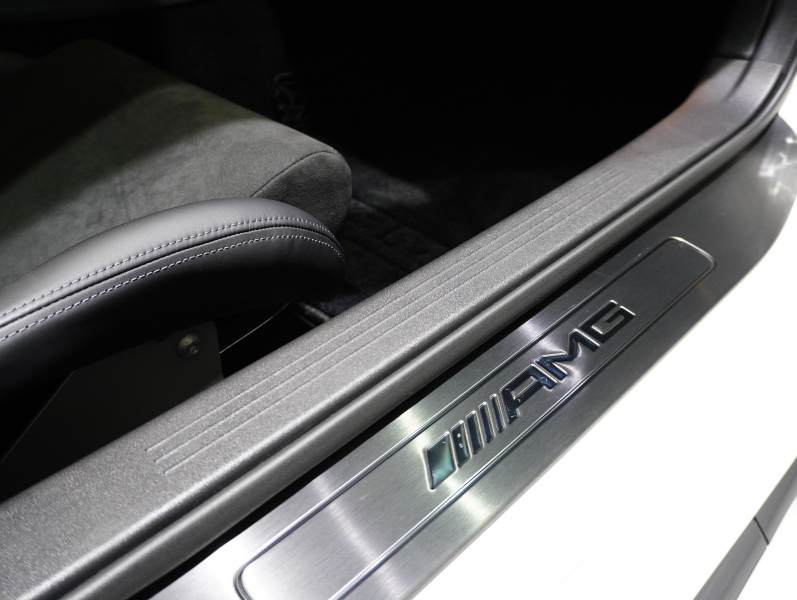 AMG GT R　後期ﾓﾃﾞﾙ 正規D車 ｷｰﾚｽｺﾞｰ AMGﾊﾞｹｯﾄｽﾎﾟｰﾂｼｰﾄ 純正ﾅﾋﾞTV CarPlay F&Bｶﾒﾗ AMGﾊﾟﾌｫｰﾏﾝｽEX ｶｰﾎﾞﾝｲﾝﾃﾘｱ LEDﾍｯﾄﾞﾗｲﾄ 20AW　2年保証付