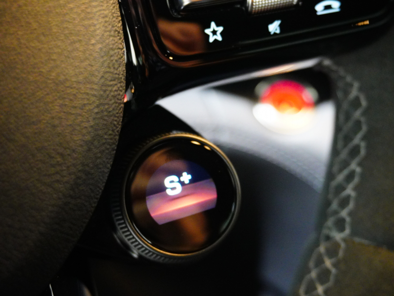 AMG GT R　後期ﾓﾃﾞﾙ 正規D車 ｷｰﾚｽｺﾞｰ AMGﾊﾞｹｯﾄｽﾎﾟｰﾂｼｰﾄ 純正ﾅﾋﾞTV CarPlay F&Bｶﾒﾗ AMGﾊﾟﾌｫｰﾏﾝｽEX ｶｰﾎﾞﾝｲﾝﾃﾘｱ LEDﾍｯﾄﾞﾗｲﾄ 20AW　2年保証付