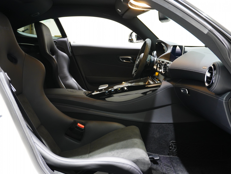 AMG GT R　後期ﾓﾃﾞﾙ 正規D車 ｷｰﾚｽｺﾞｰ AMGﾊﾞｹｯﾄｽﾎﾟｰﾂｼｰﾄ 純正ﾅﾋﾞTV CarPlay F&Bｶﾒﾗ AMGﾊﾟﾌｫｰﾏﾝｽEX ｶｰﾎﾞﾝｲﾝﾃﾘｱ LEDﾍｯﾄﾞﾗｲﾄ 20AW　2年保証付