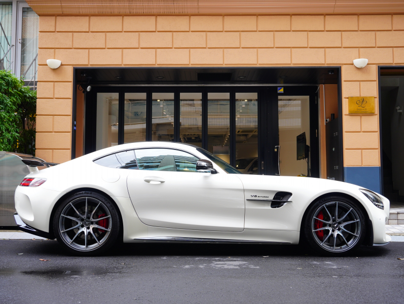AMG GT R　後期ﾓﾃﾞﾙ 正規D車 ｷｰﾚｽｺﾞｰ AMGﾊﾞｹｯﾄｽﾎﾟｰﾂｼｰﾄ 純正ﾅﾋﾞTV CarPlay F&Bｶﾒﾗ AMGﾊﾟﾌｫｰﾏﾝｽEX ｶｰﾎﾞﾝｲﾝﾃﾘｱ LEDﾍｯﾄﾞﾗｲﾄ 20AW　2年保証付
