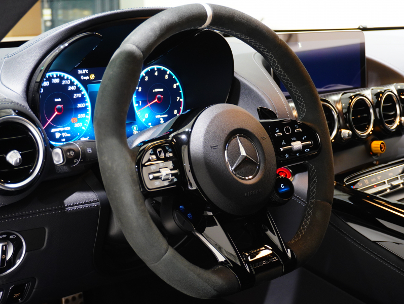 AMG GT R　後期ﾓﾃﾞﾙ 正規D車 ｷｰﾚｽｺﾞｰ AMGﾊﾞｹｯﾄｽﾎﾟｰﾂｼｰﾄ 純正ﾅﾋﾞTV CarPlay F&Bｶﾒﾗ AMGﾊﾟﾌｫｰﾏﾝｽEX ｶｰﾎﾞﾝｲﾝﾃﾘｱ LEDﾍｯﾄﾞﾗｲﾄ 20AW　2年保証付