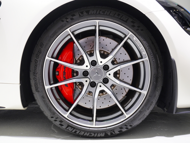 AMG GT R　後期ﾓﾃﾞﾙ 正規D車 ｷｰﾚｽｺﾞｰ AMGﾊﾞｹｯﾄｽﾎﾟｰﾂｼｰﾄ 純正ﾅﾋﾞTV CarPlay F&Bｶﾒﾗ AMGﾊﾟﾌｫｰﾏﾝｽEX ｶｰﾎﾞﾝｲﾝﾃﾘｱ LEDﾍｯﾄﾞﾗｲﾄ 20AW　2年保証付