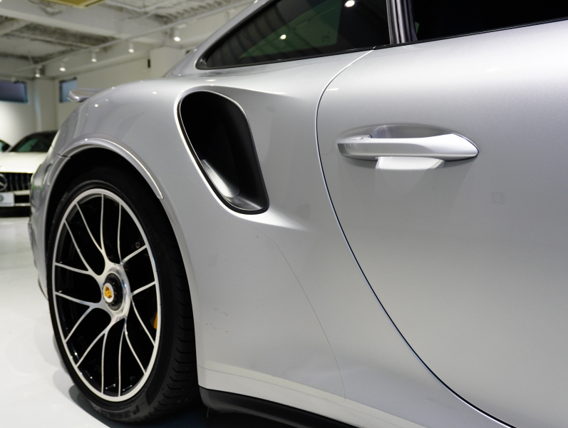 ポルシェ 911(Type991.2) ﾀｰﾎﾞS ｽﾎﾟｰﾂｸﾛﾉPKG　MY17 ｴﾝﾄﾘ‐D ﾚｻﾞｰｲﾝﾃﾘｱ 黒革 PCMﾅﾋﾞ Carplay PCCB ﾌﾞﾙﾒｽﾀｰS 　2年保証付