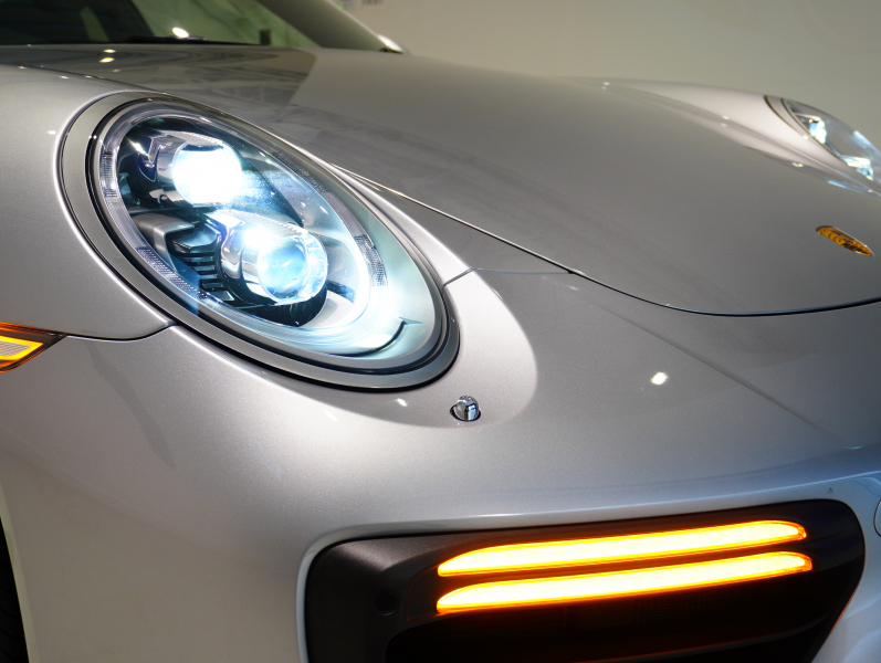 ポルシェ 911(Type991.2) ﾀｰﾎﾞS ｽﾎﾟｰﾂｸﾛﾉPKG　MY17 ｴﾝﾄﾘ‐D ﾚｻﾞｰｲﾝﾃﾘｱ 黒革 PCMﾅﾋﾞ Carplay PCCB ﾌﾞﾙﾒｽﾀｰS 　2年保証付