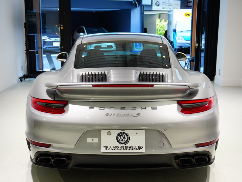 ポルシェ 911(Type991.2) ﾀｰﾎﾞS ｽﾎﾟｰﾂｸﾛﾉPKG　MY17 ｴﾝﾄﾘ‐D ﾚｻﾞｰｲﾝﾃﾘｱ 黒革 PCMﾅﾋﾞ Carplay PCCB ﾌﾞﾙﾒｽﾀｰS 　2年保証付