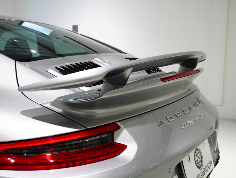 ポルシェ 911(Type991.2) ﾀｰﾎﾞS ｽﾎﾟｰﾂｸﾛﾉPKG　MY17 ｴﾝﾄﾘ‐D ﾚｻﾞｰｲﾝﾃﾘｱ 黒革 PCMﾅﾋﾞ Carplay PCCB ﾌﾞﾙﾒｽﾀｰS 　2年保証付