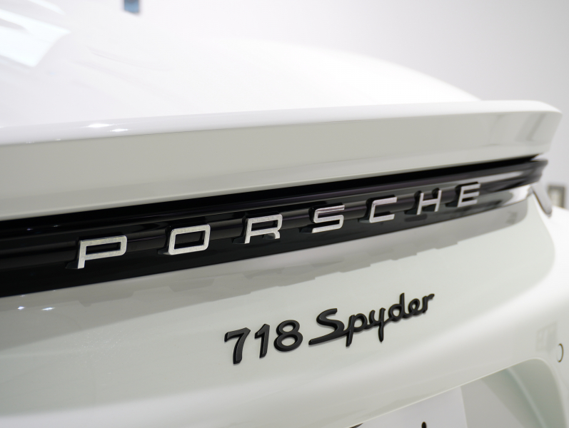 ポルシェ 718スパイダー 4.0 6MT　正規D車 ｽﾎﾟｰﾂｸﾛﾉP ｽﾊﾟｲﾀﾞｰｸﾗｼｯｸｲﾝﾃﾘｱ 18Wayｽﾎﾟｰﾂｼｰﾄ PCMﾅﾋﾞ Bｶﾒﾗ PASM ｽﾎﾟｴｸﾞ 20ｲﾝﾁ718ｽﾊﾟｲﾀﾞｰAW 新車保証付