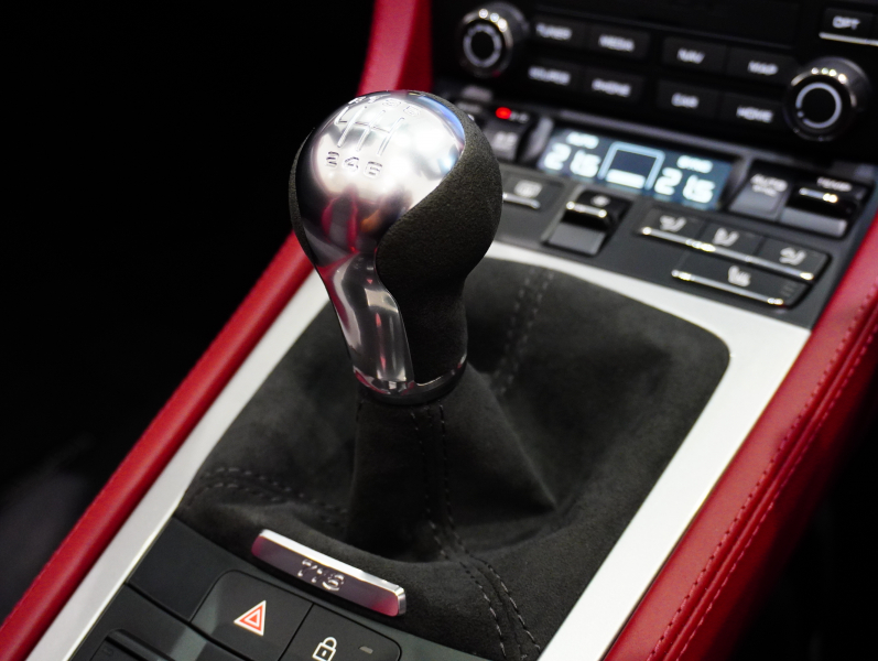 ポルシェ 718スパイダー 4.0 6MT　正規D車 ｽﾎﾟｰﾂｸﾛﾉP ｽﾊﾟｲﾀﾞｰｸﾗｼｯｸｲﾝﾃﾘｱ 18Wayｽﾎﾟｰﾂｼｰﾄ PCMﾅﾋﾞ Bｶﾒﾗ PASM ｽﾎﾟｴｸﾞ 20ｲﾝﾁ718ｽﾊﾟｲﾀﾞｰAW 新車保証付