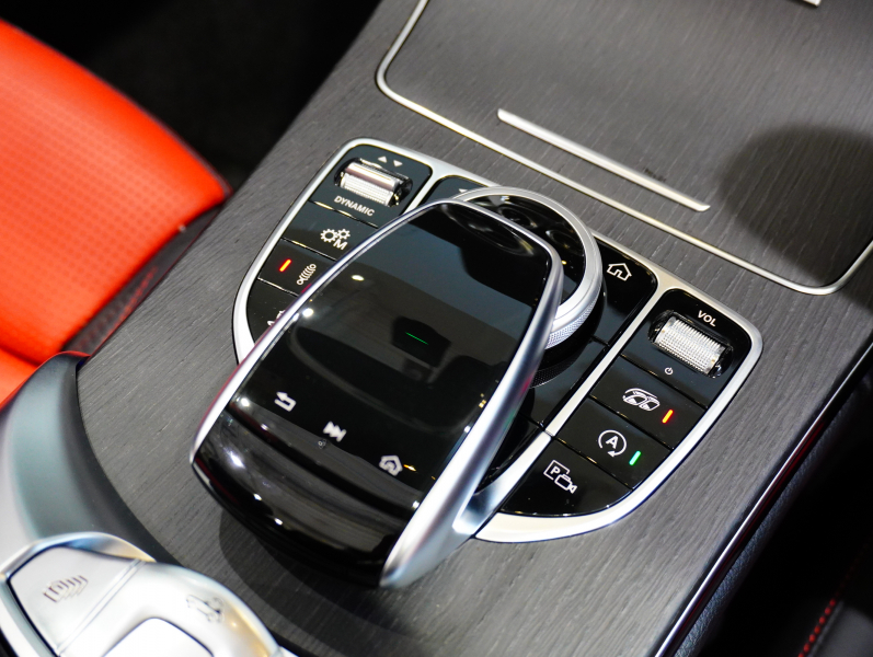 AMG Cクラス C63S ｶﾌﾞﾘｵﾚ ﾚｰﾀﾞｰSP　正規D車 後期ﾓﾃﾞﾙ 510ps 黒幌 赤黒ﾅｯﾊﾟ革 ﾅﾋﾞTV ﾌﾞﾙﾒｽﾀｰ ﾍｯﾄﾞｱｯﾌﾟﾃﾞｨｽﾌﾟﾚｲ ﾊﾟﾌｫｰﾏﾝｽEX ﾊﾟﾌｫｰﾏﾝｽｽﾃｱﾘﾝｸﾞ 専用19/20AW　2年保証