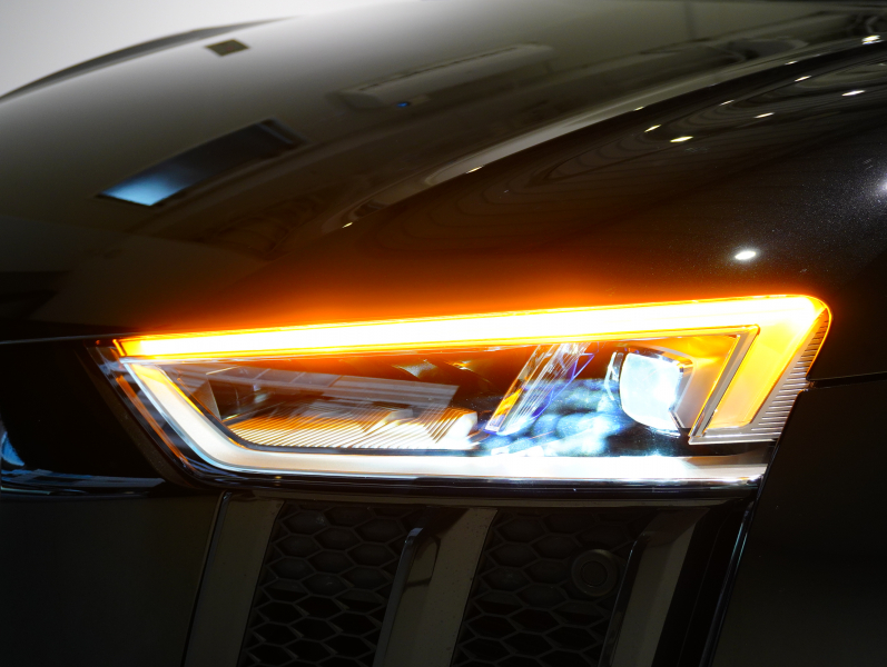 アウディ R8 5.2 FSI V10 Plus Quattro　正規D車 左H ﾌｧｲﾝﾊﾞｯﾊﾟｽﾎﾟｰﾂｼｰﾄ 純正MMIﾅﾋﾞ ｶｰﾎﾞﾝｾﾗﾐｯｸﾌﾞﾚｰｷ ｶｰﾎﾞﾝｴｸｽﾃﾘｱ ﾚｰｻﾞｰLED OP20ｲﾝﾁAW FABSPEEDﾏﾌﾗｰ　2年保証