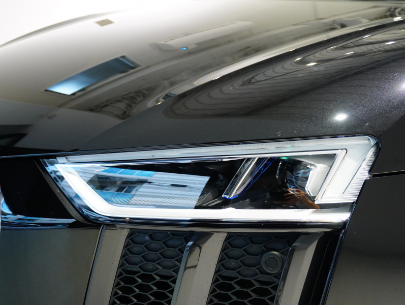 アウディ R8 5.2 FSI V10 Plus Quattro　正規D車 左H ﾌｧｲﾝﾊﾞｯﾊﾟｽﾎﾟｰﾂｼｰﾄ 純正MMIﾅﾋﾞ ｶｰﾎﾞﾝｾﾗﾐｯｸﾌﾞﾚｰｷ ｶｰﾎﾞﾝｴｸｽﾃﾘｱ ﾚｰｻﾞｰLED OP20ｲﾝﾁAW FABSPEEDﾏﾌﾗｰ　2年保証