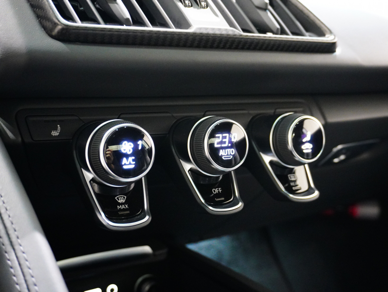 アウディ R8 5.2 FSI V10 Plus Quattro　正規D車 左H ﾌｧｲﾝﾊﾞｯﾊﾟｽﾎﾟｰﾂｼｰﾄ 純正MMIﾅﾋﾞ ｶｰﾎﾞﾝｾﾗﾐｯｸﾌﾞﾚｰｷ ｶｰﾎﾞﾝｴｸｽﾃﾘｱ ﾚｰｻﾞｰLED OP20ｲﾝﾁAW FABSPEEDﾏﾌﾗｰ　2年保証