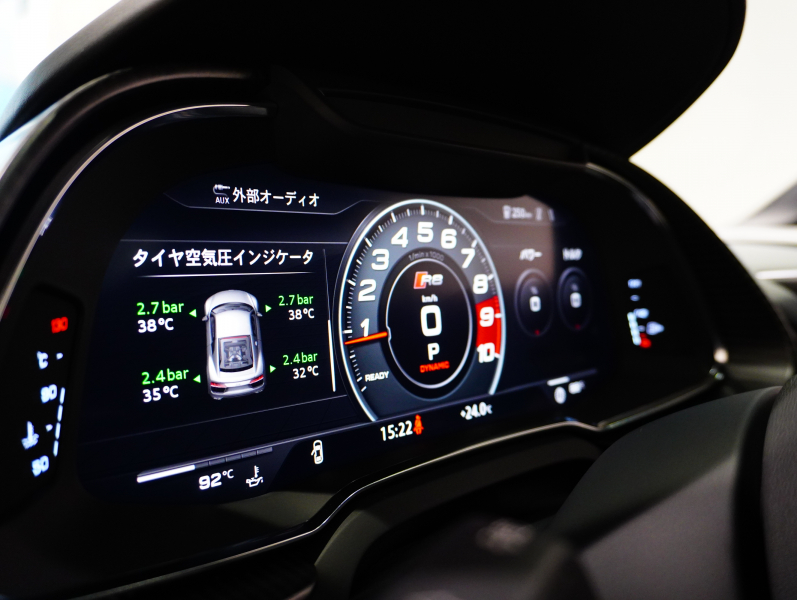 アウディ R8 5.2 FSI V10 Plus Quattro　正規D車 左H ﾌｧｲﾝﾊﾞｯﾊﾟｽﾎﾟｰﾂｼｰﾄ 純正MMIﾅﾋﾞ ｶｰﾎﾞﾝｾﾗﾐｯｸﾌﾞﾚｰｷ ｶｰﾎﾞﾝｴｸｽﾃﾘｱ ﾚｰｻﾞｰLED OP20ｲﾝﾁAW FABSPEEDﾏﾌﾗｰ　2年保証