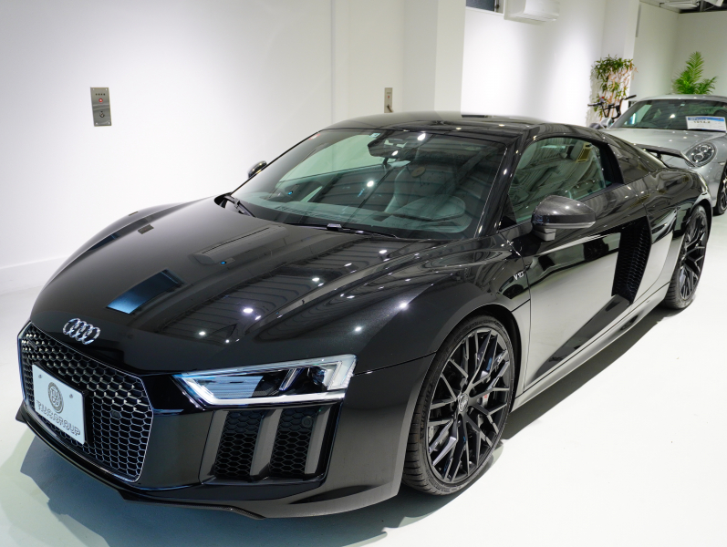 アウディ R8 5.2 FSI V10 Plus Quattro　正規D車 左H ﾌｧｲﾝﾊﾞｯﾊﾟｽﾎﾟｰﾂｼｰﾄ 純正MMIﾅﾋﾞ ｶｰﾎﾞﾝｾﾗﾐｯｸﾌﾞﾚｰｷ ｶｰﾎﾞﾝｴｸｽﾃﾘｱ ﾚｰｻﾞｰLED OP20ｲﾝﾁAW FABSPEEDﾏﾌﾗｰ　2年保証