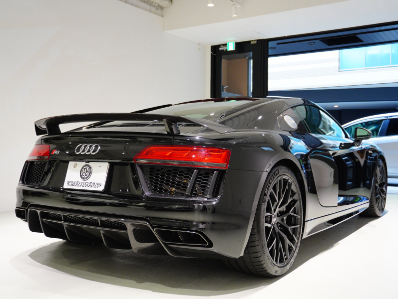 アウディ R8 5.2 FSI V10 Plus Quattro　正規D車 左H ﾌｧｲﾝﾊﾞｯﾊﾟｽﾎﾟｰﾂｼｰﾄ 純正MMIﾅﾋﾞ ｶｰﾎﾞﾝｾﾗﾐｯｸﾌﾞﾚｰｷ ｶｰﾎﾞﾝｴｸｽﾃﾘｱ ﾚｰｻﾞｰLED OP20ｲﾝﾁAW FABSPEEDﾏﾌﾗｰ　2年保証