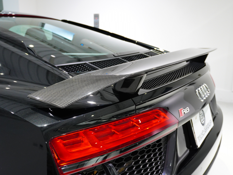 アウディ R8 5.2 FSI V10 Plus Quattro　正規D車 左H ﾌｧｲﾝﾊﾞｯﾊﾟｽﾎﾟｰﾂｼｰﾄ 純正MMIﾅﾋﾞ ｶｰﾎﾞﾝｾﾗﾐｯｸﾌﾞﾚｰｷ ｶｰﾎﾞﾝｴｸｽﾃﾘｱ ﾚｰｻﾞｰLED OP20ｲﾝﾁAW FABSPEEDﾏﾌﾗｰ　2年保証