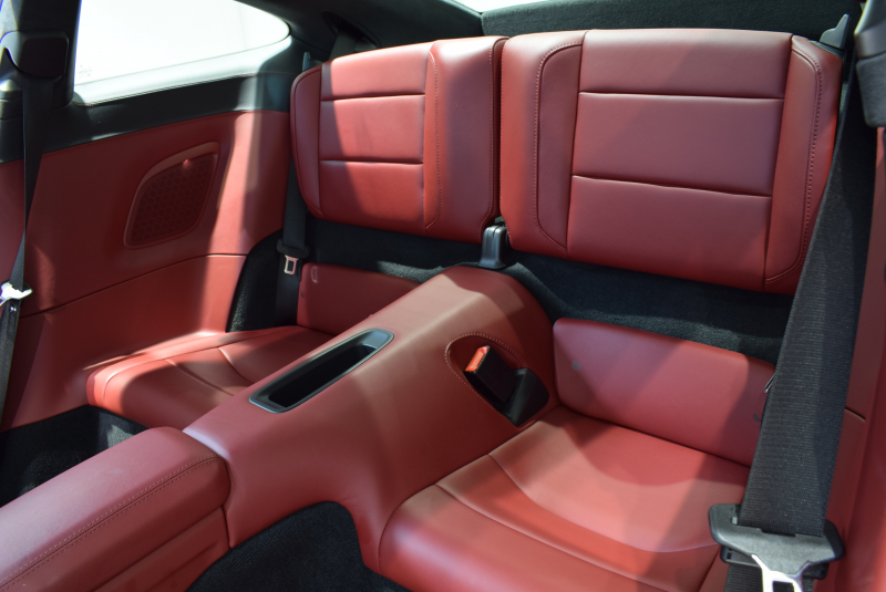 ポルシェ 911(Type991.2) カレラGTS スポーツクロノPKG 1オーナー 正規D車 エントリーD フルレザーインテリア ボルドーレッド&ブラックレザー ベンチレーター PCMナビ Bカメラ 20AW 2年保証